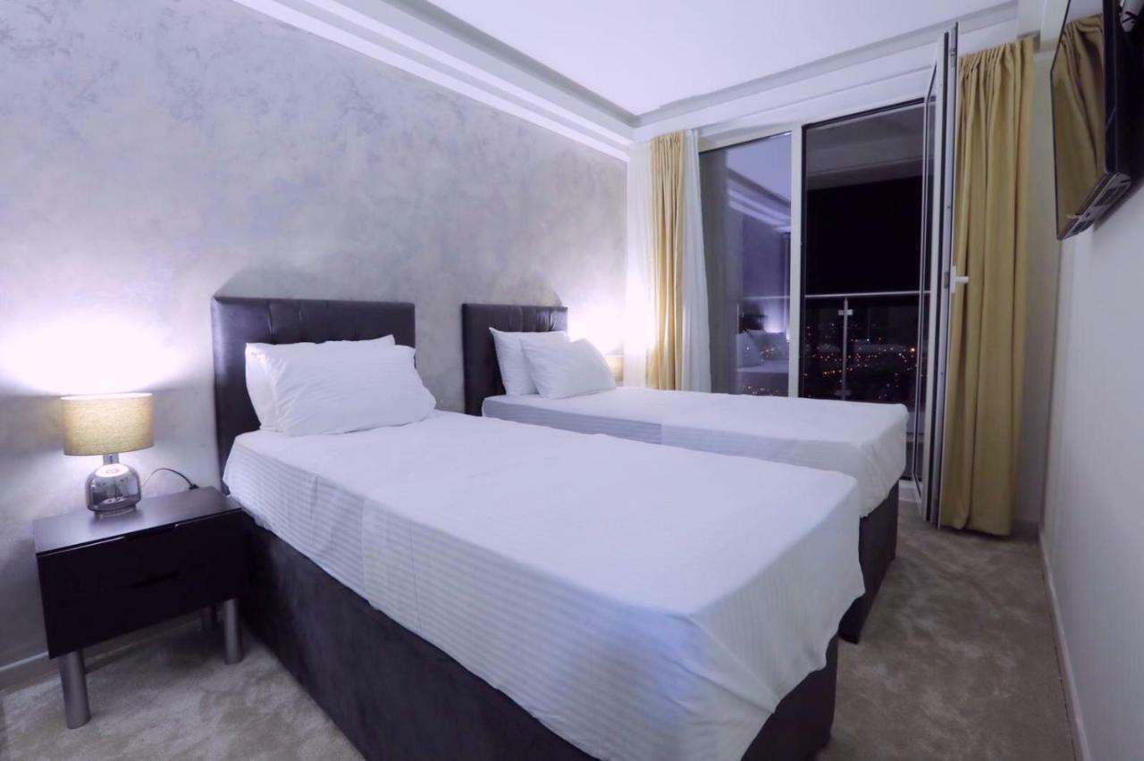 סקופיה 33Rd Floor Luxury Apartment Spa & Fitness מראה חיצוני תמונה